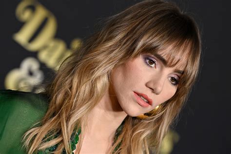 Suki Waterhouse looks incredible in new naked picture